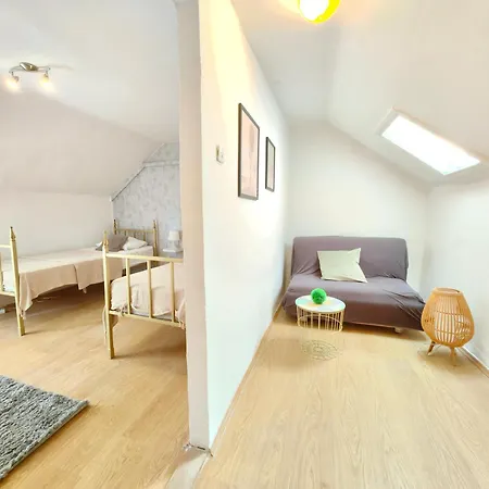 Eve In Apartamento *