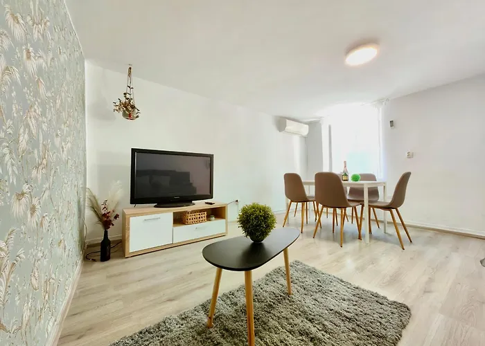 Eve In Διαμέρισμα Σπλιτ